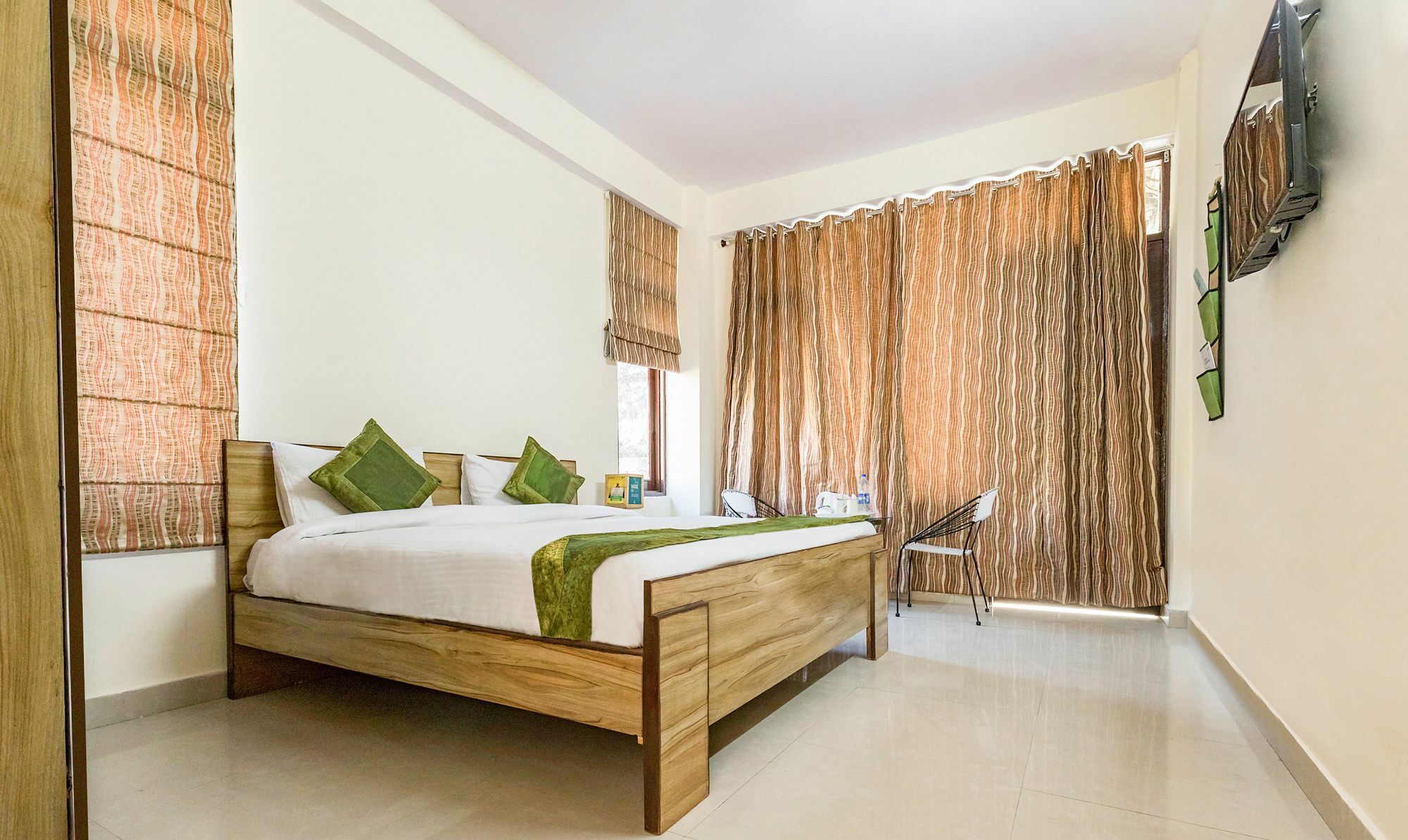 Royal Suites By Park Tree, Kasauli Exterior foto